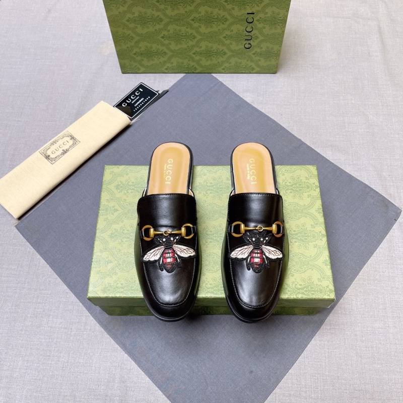 G*u*i slippers